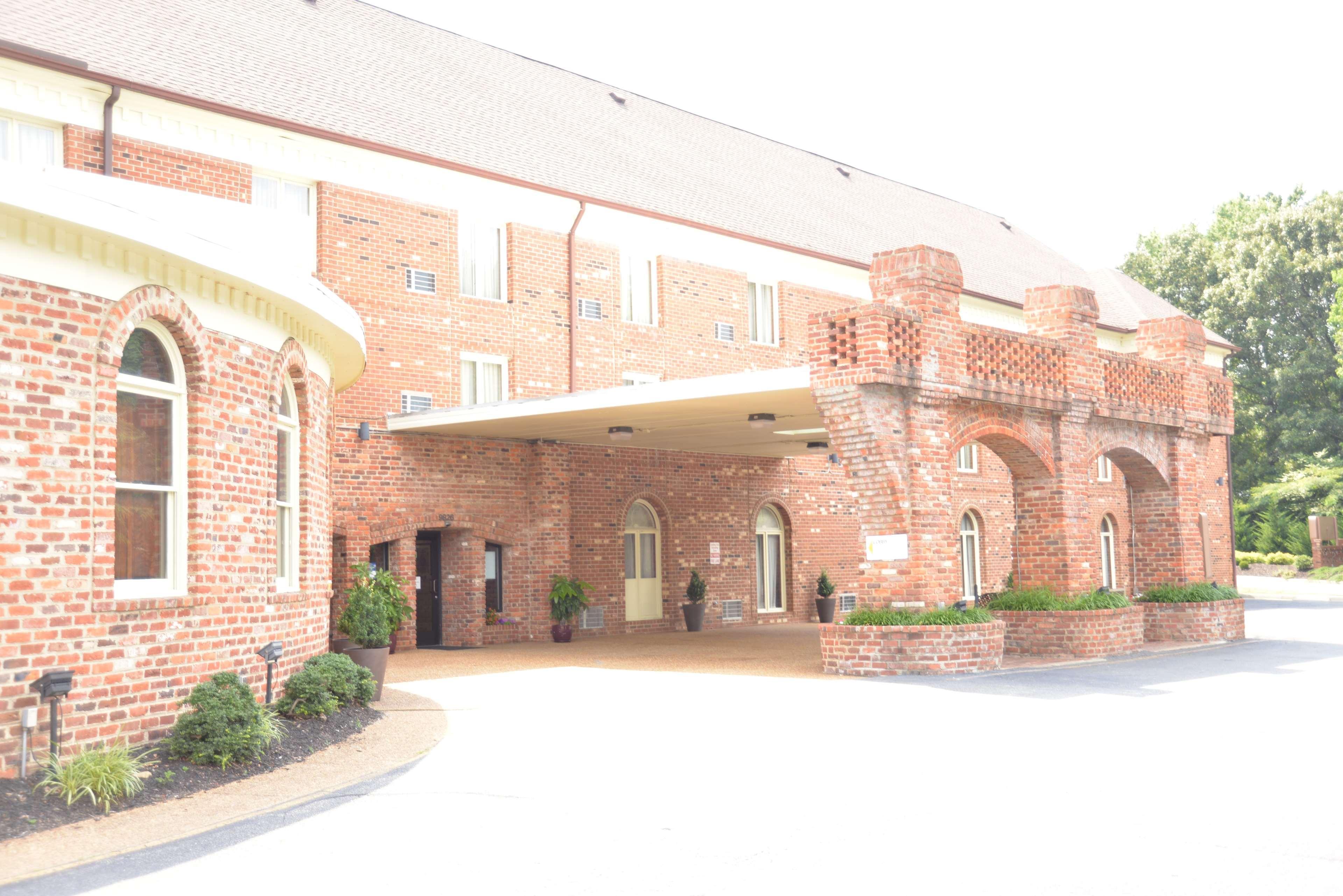 Best Western Plus Governor'S Inn Richmond Midlothian Exterior photo